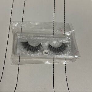 Luxurious Dramatic Black False Eyelashes